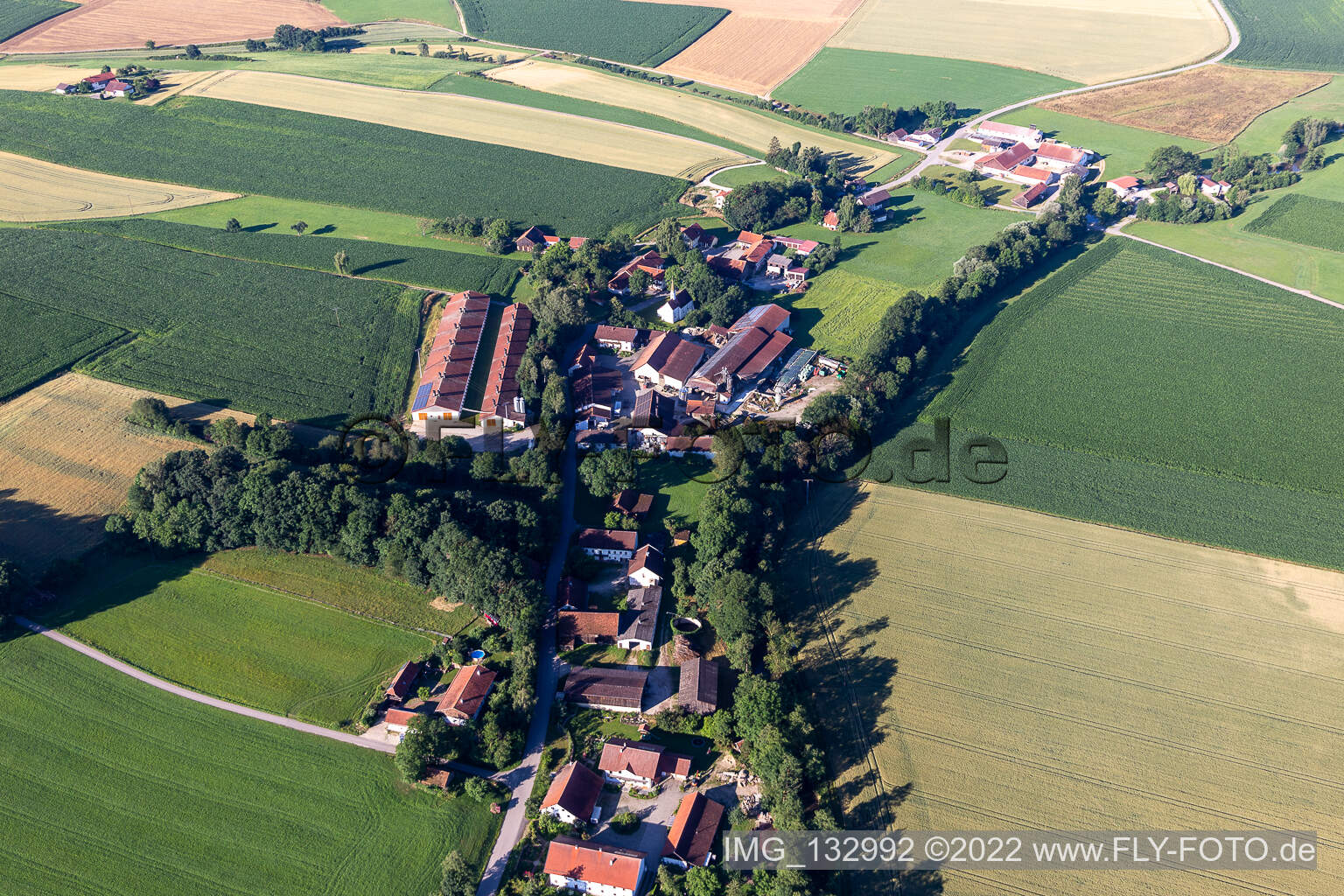 Luftbild von Neuhausen in Aham im Bundesland Bayern, Deutschland