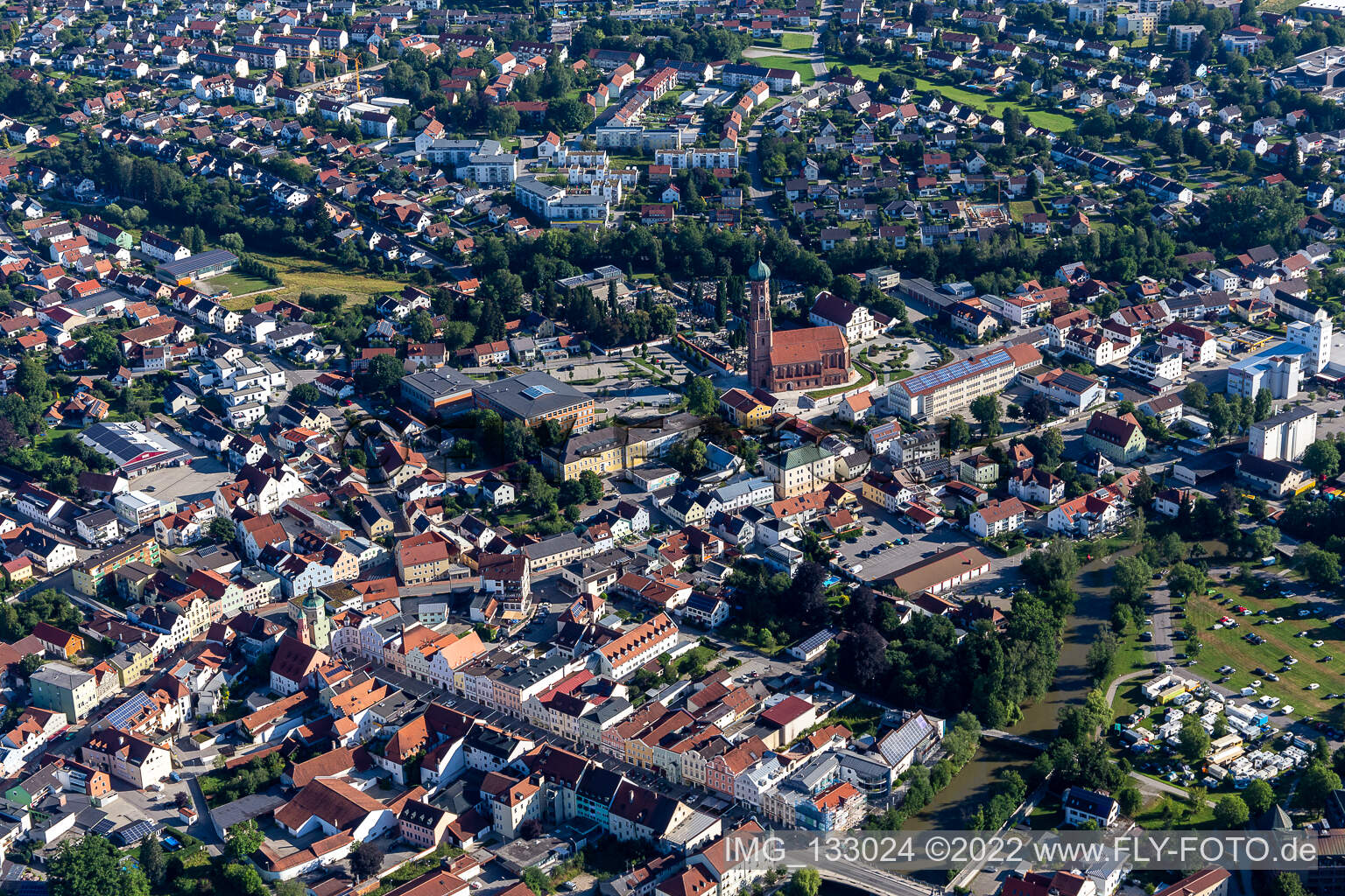 Schrägluftbild von Vilsbiburg im Bundesland Bayern, Deutschland