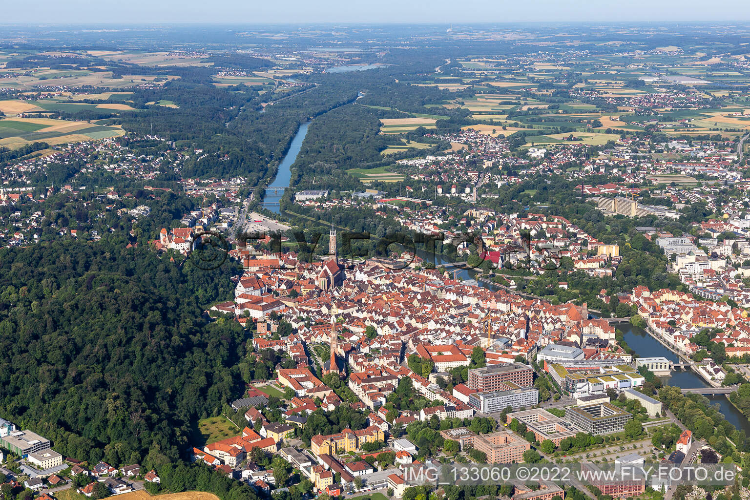 Schrägluftbild von Altstadt Landshut im Bundesland Bayern, Deutschland