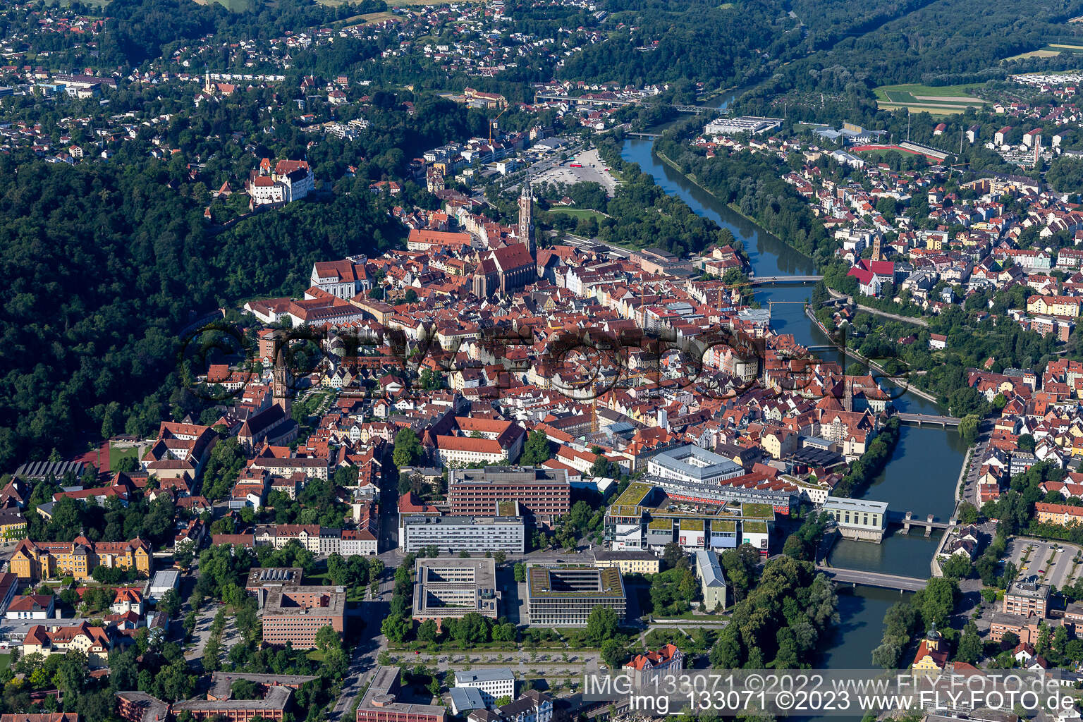 Luftbild von Neustadt und Altstadt Landshut im Bundesland Bayern, Deutschland