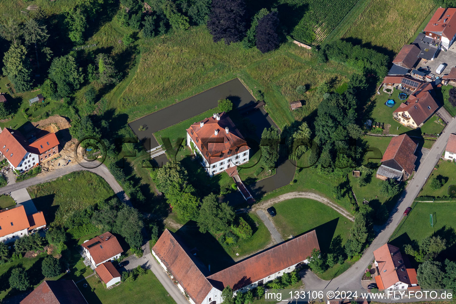 Luftbild von Weihenstephan Schloss in Hohenthann im Bundesland Bayern, Deutschland