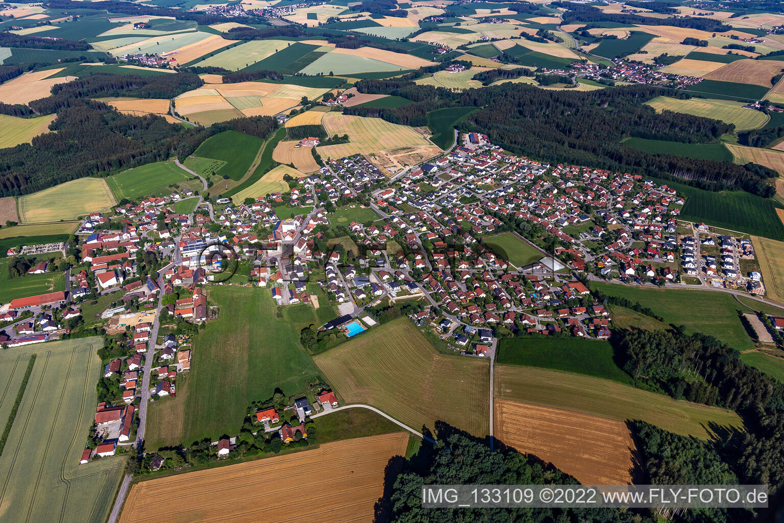 Luftbild von Obergambach in Hohenthann im Bundesland Bayern, Deutschland
