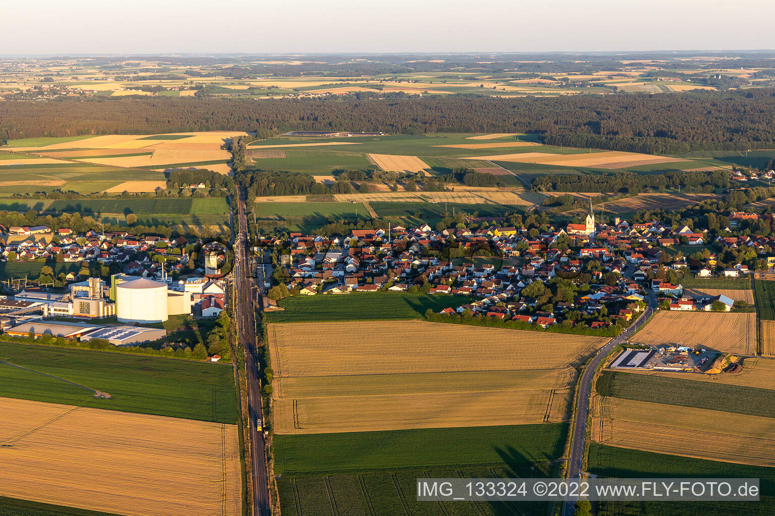 Luftaufnahme von Sünching im Bundesland Bayern, Deutschland