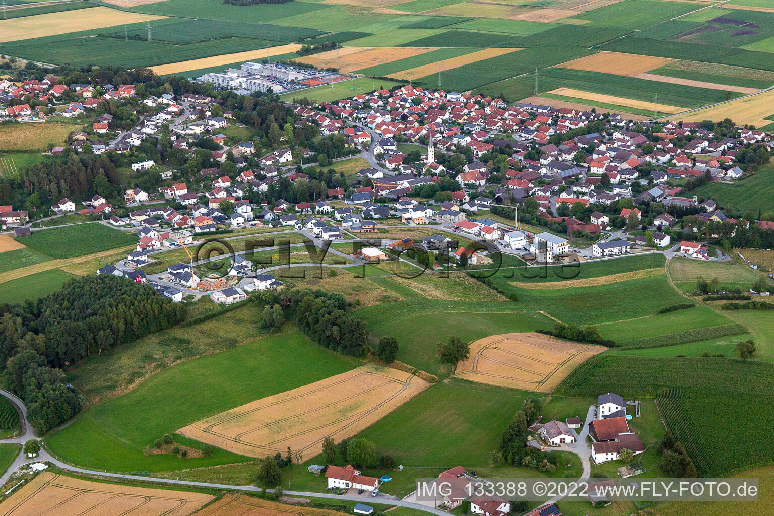 Luftbild von Moosthenning im Bundesland Bayern, Deutschland