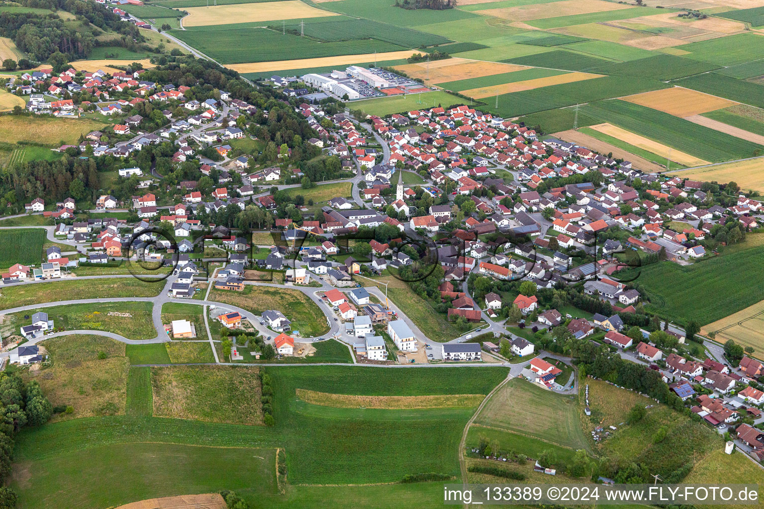 Luftaufnahme von Moosthenning im Bundesland Bayern, Deutschland