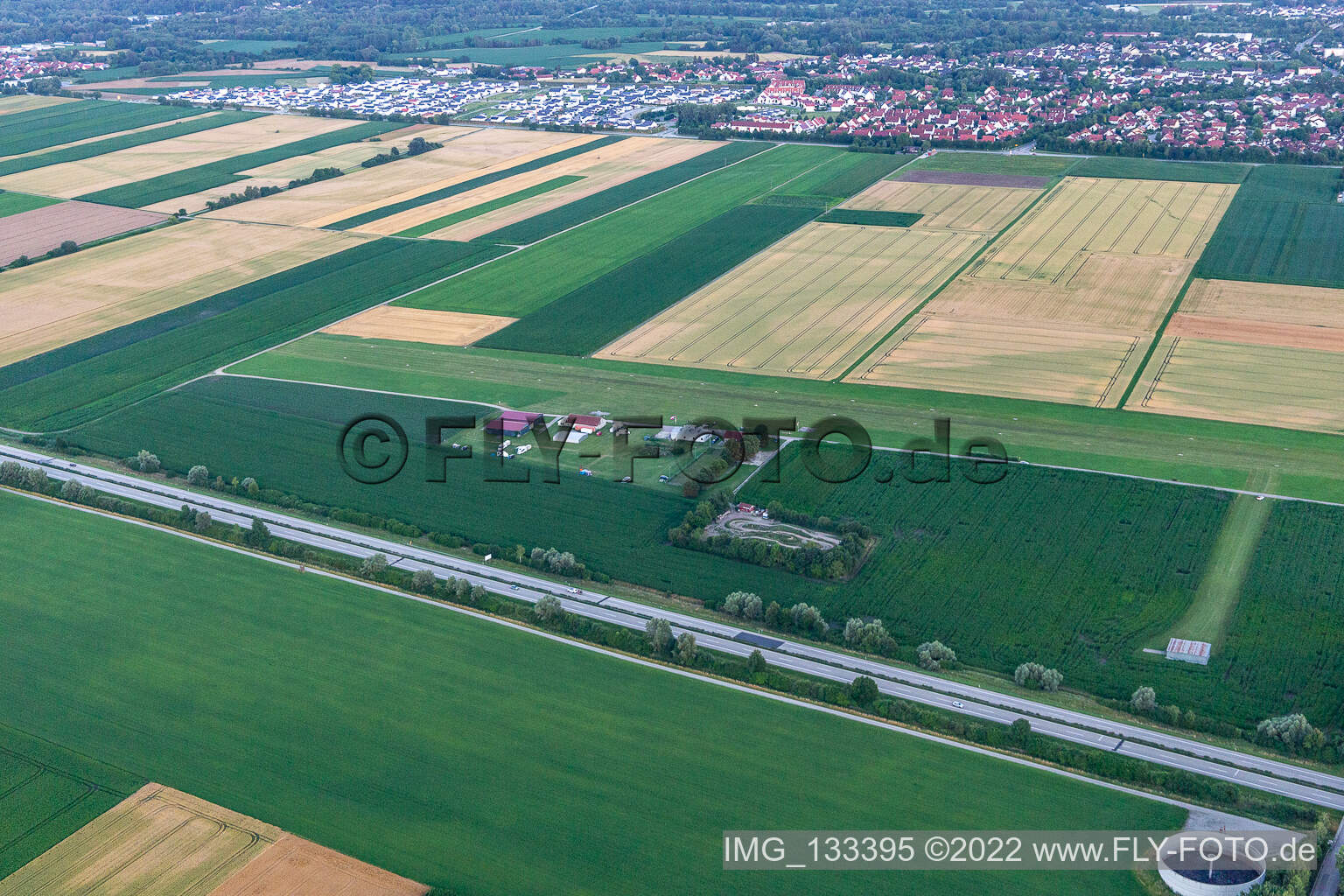 Luftaufnahme von Flugplatz Dingolfing im Bundesland Bayern, Deutschland