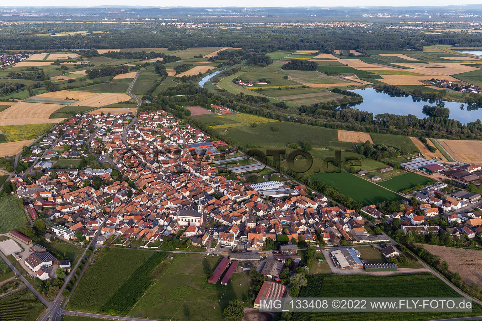 Drohnenbild von Neupotz im Bundesland Rheinland-Pfalz, Deutschland