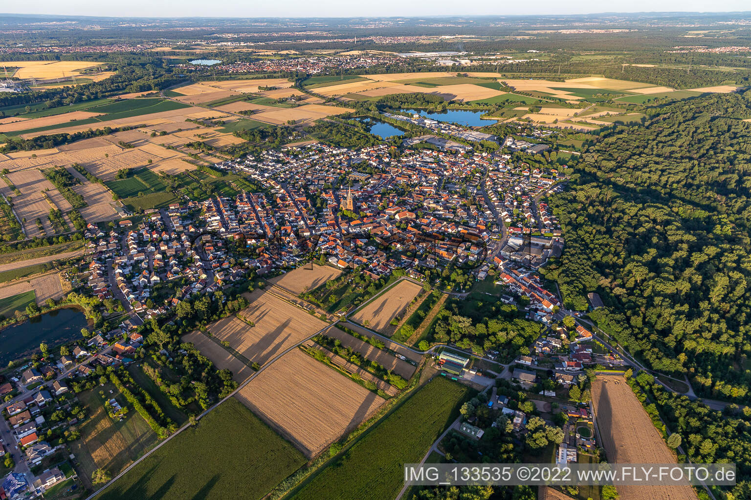 Ortsteil Rheinsheim in Philippsburg im Bundesland Baden-Württemberg, Deutschland von einer Drohne aus