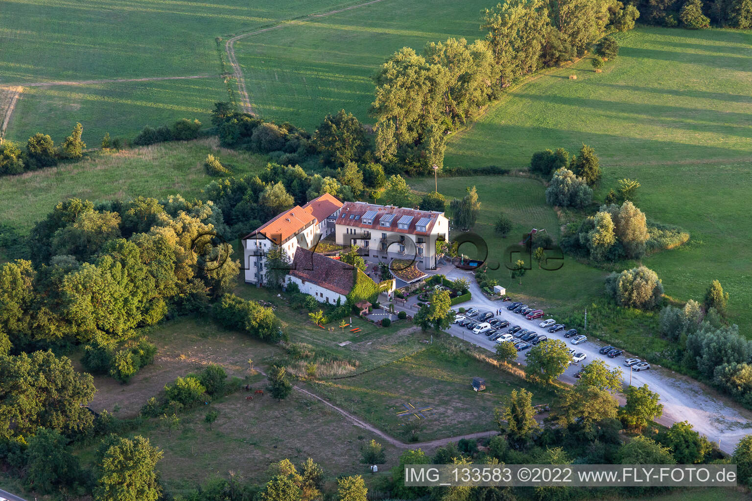 Luftaufnahme von Hotel Zeiskamer Mühle im Bundesland Rheinland-Pfalz, Deutschland