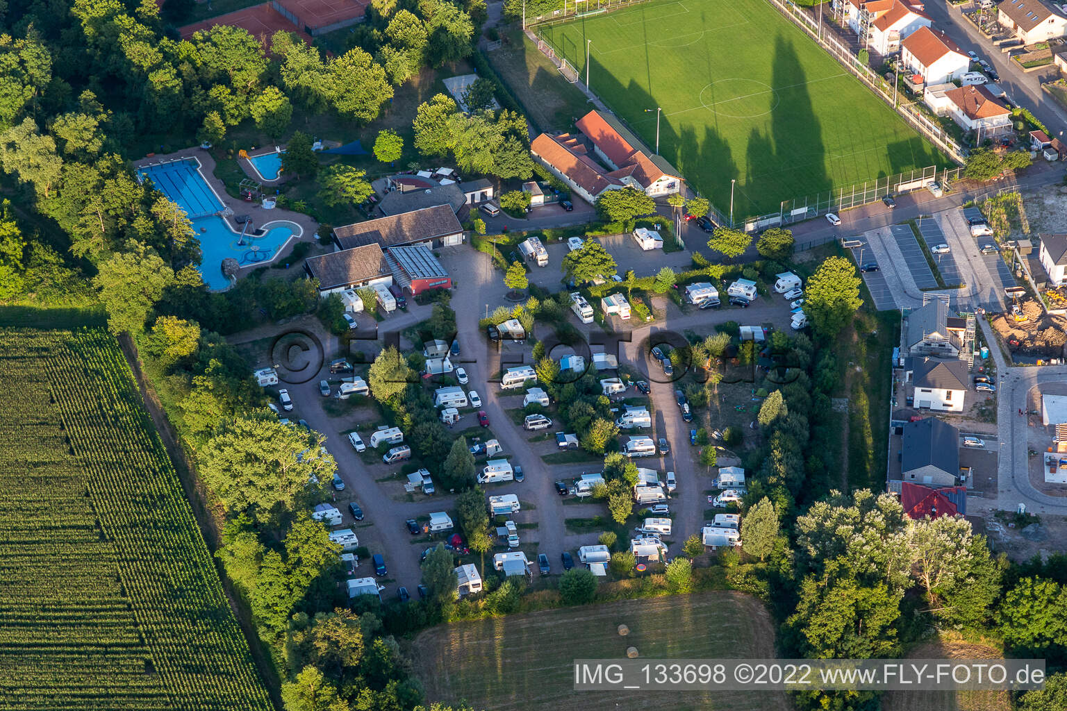 Luftbild von Camping im Klingbachtal im Ortsteil Ingenheim in Billigheim-Ingenheim im Bundesland Rheinland-Pfalz, Deutschland
