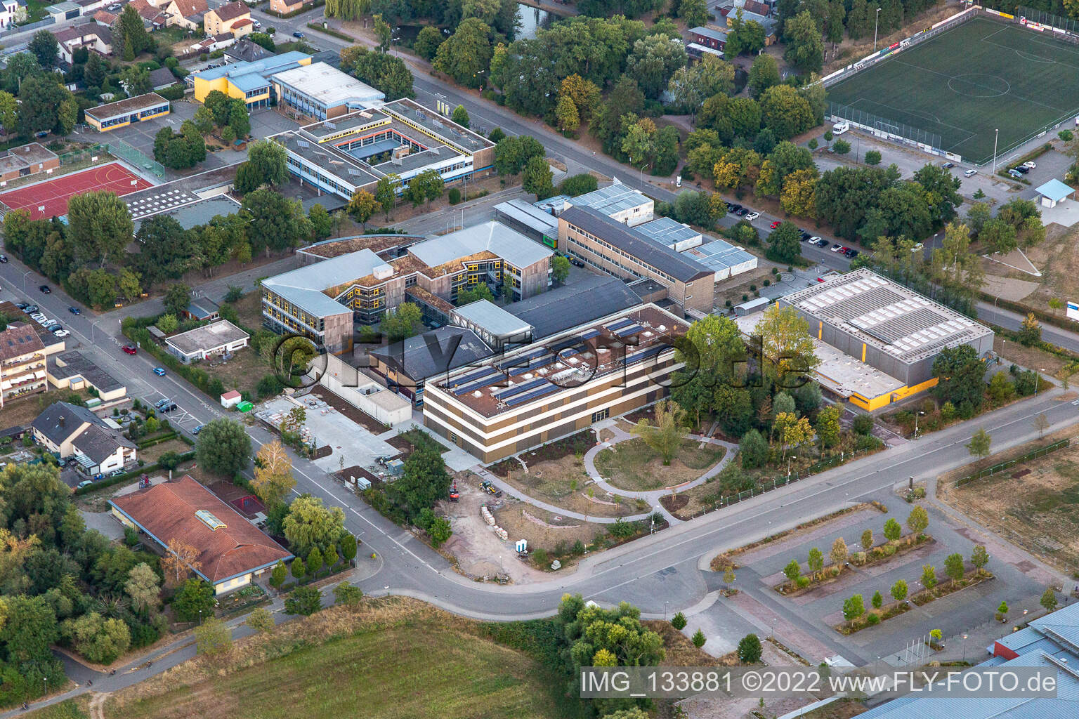 Luftaufnahme von IGS Neubau in Kandel im Bundesland Rheinland-Pfalz, Deutschland