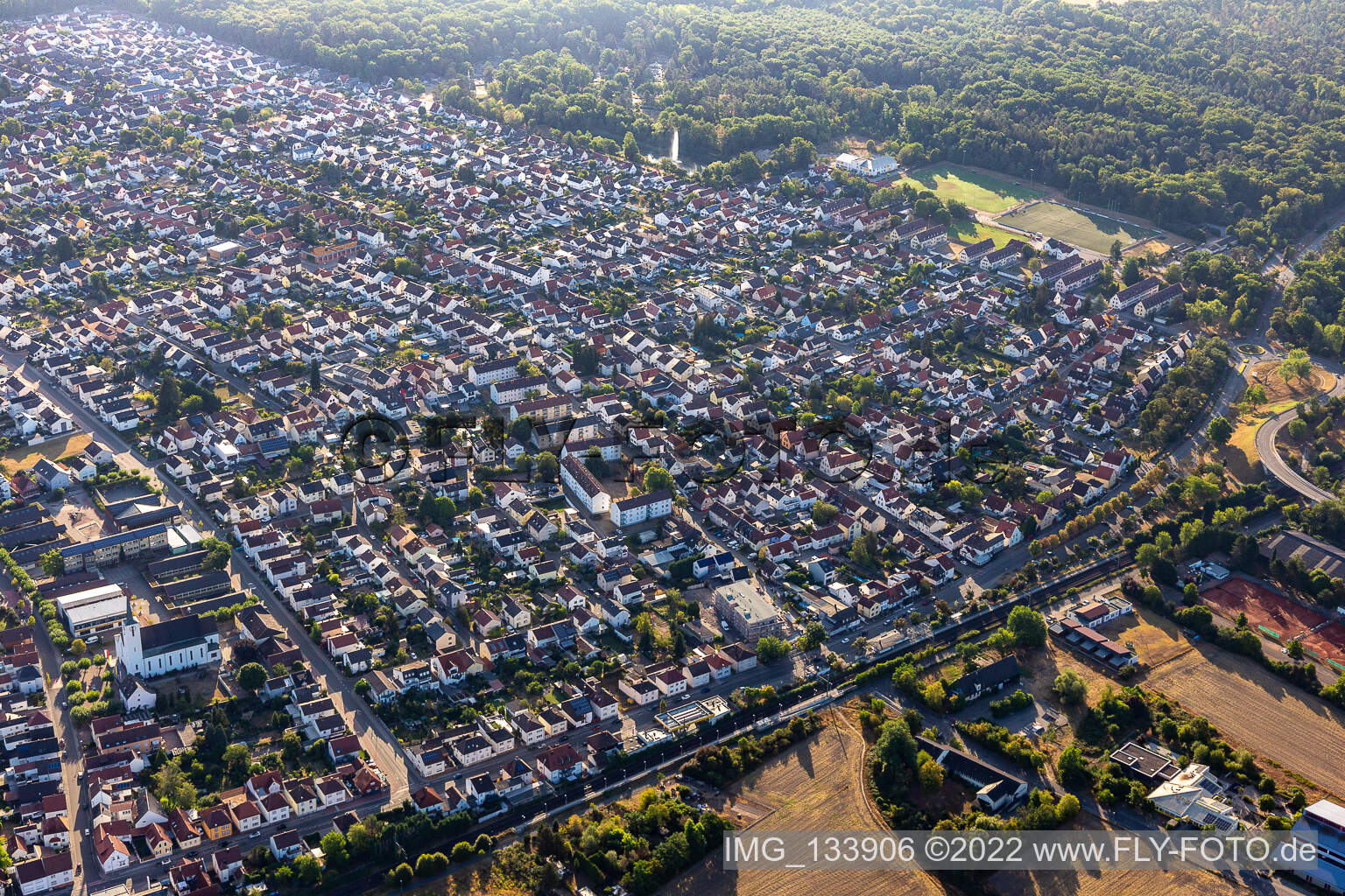 Luftbild von Schifferstadt im Bundesland Rheinland-Pfalz, Deutschland