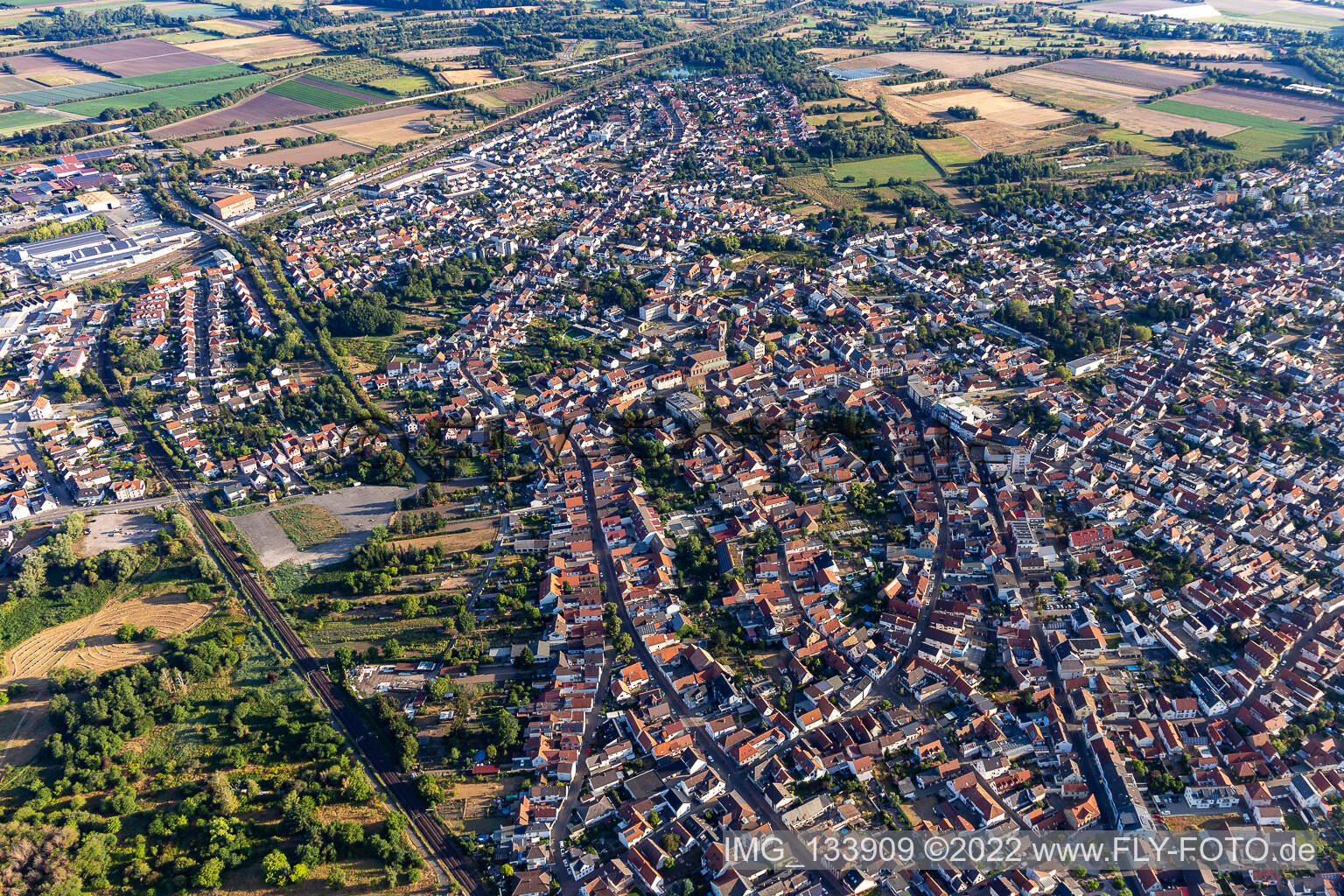 Luftaufnahme von Schifferstadt im Bundesland Rheinland-Pfalz, Deutschland