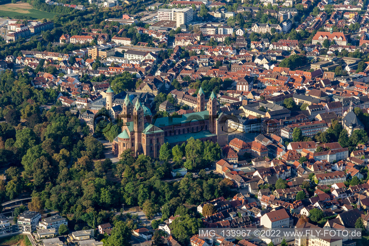 Schrägluftbild von Dom zu Speyer im Bundesland Rheinland-Pfalz, Deutschland