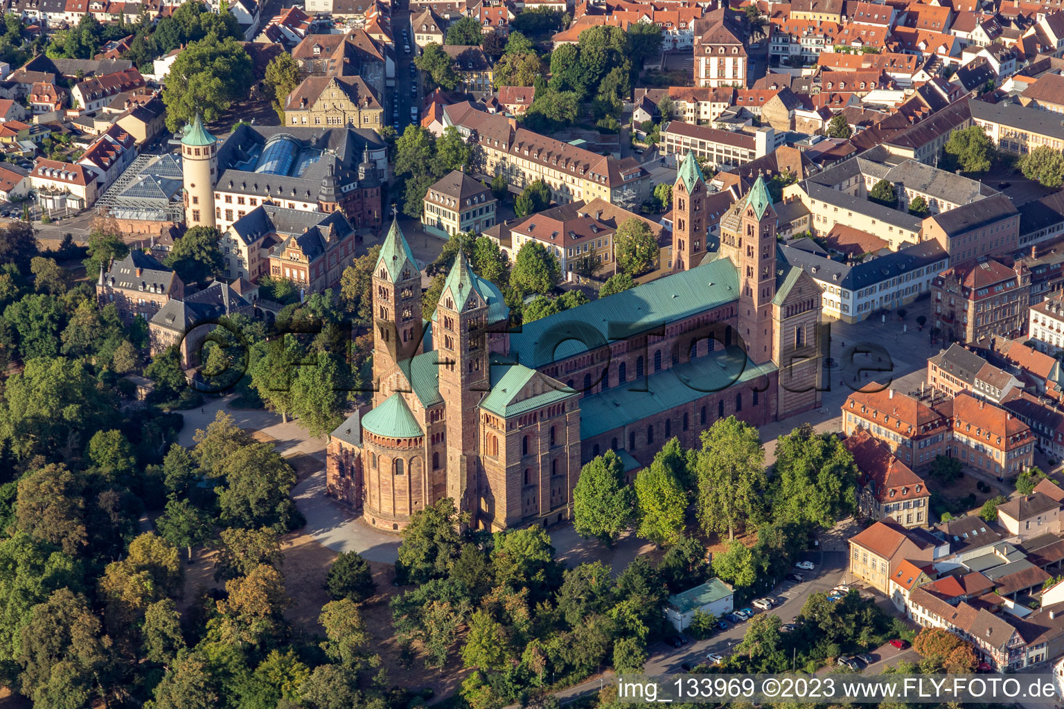Dom zu Speyer im Bundesland Rheinland-Pfalz, Deutschland aus der Luft