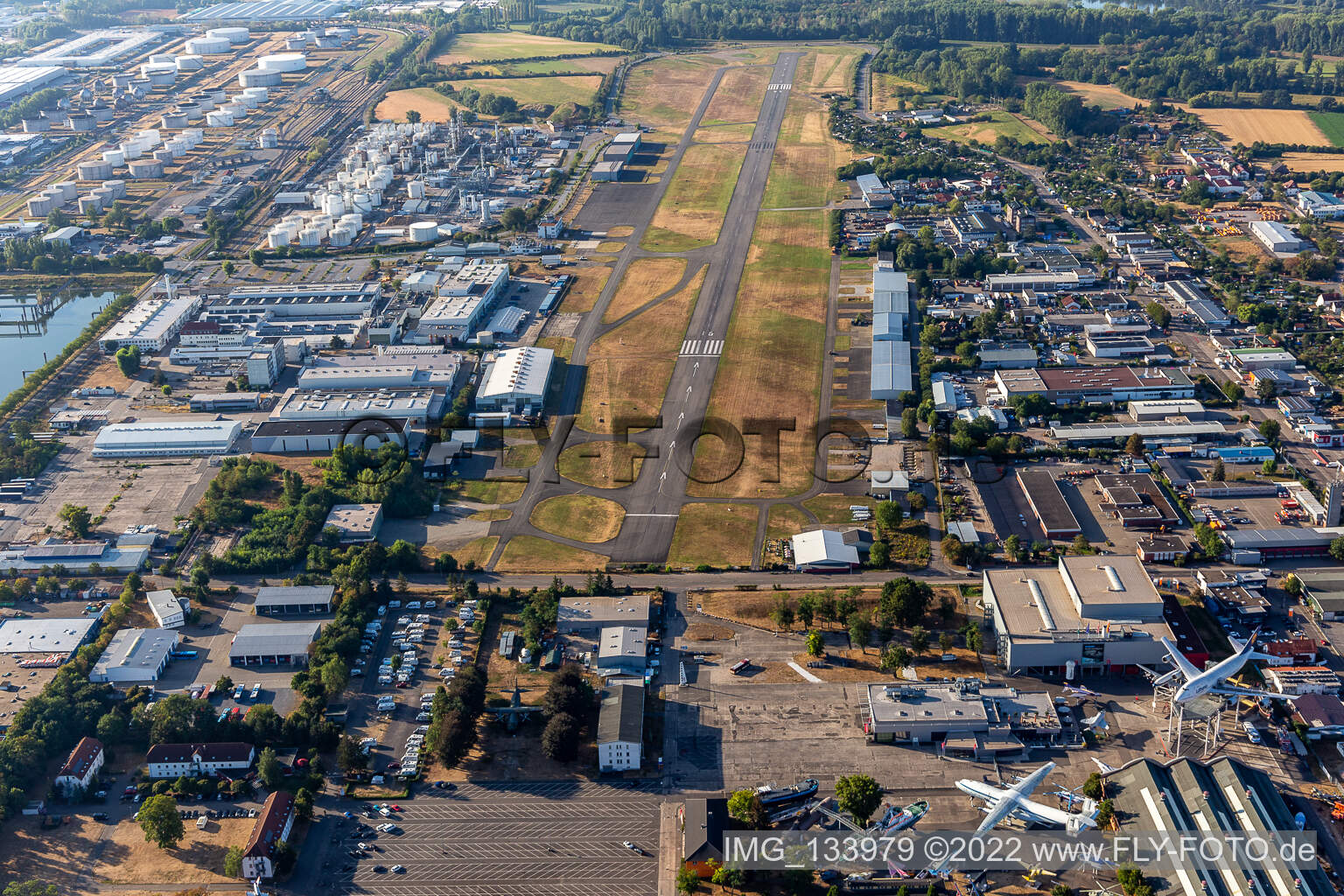 Flugplatz Speyer/Ludwigshafen GmbH (EDRY/ZQC) im Bundesland Rheinland-Pfalz, Deutschland