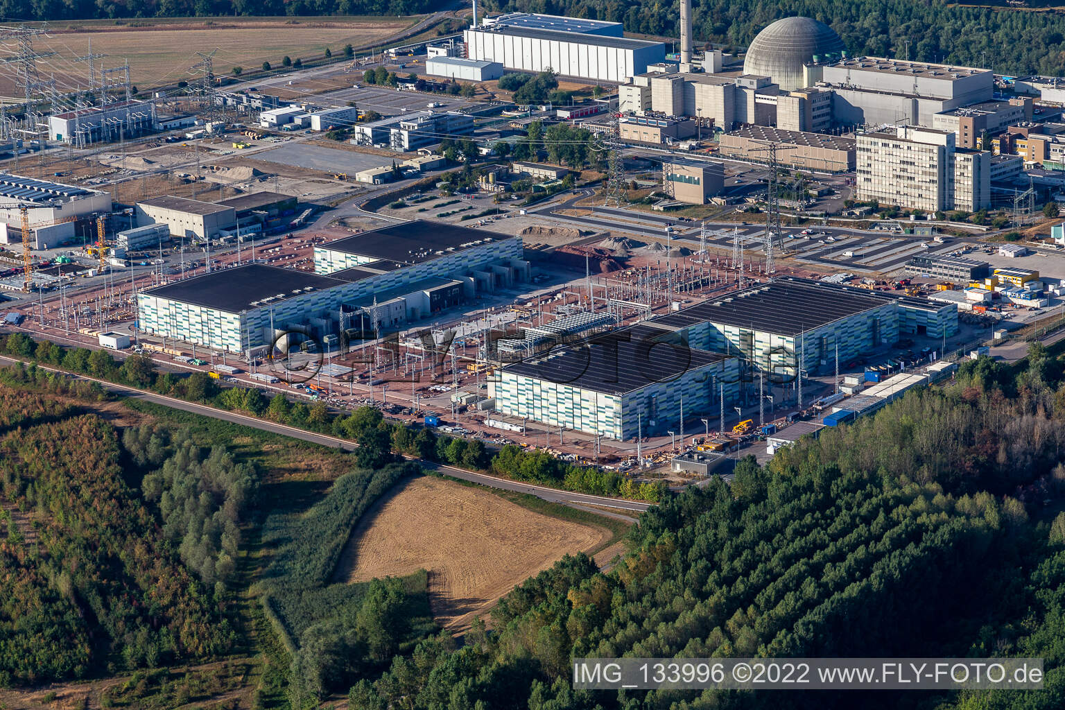 TransnetBW GmbH, Gleichstrom-Umspannwerk auf dem Gelände des stillgelegten AKW Philippsburg im Bundesland Baden-Württemberg, Deutschland von oben