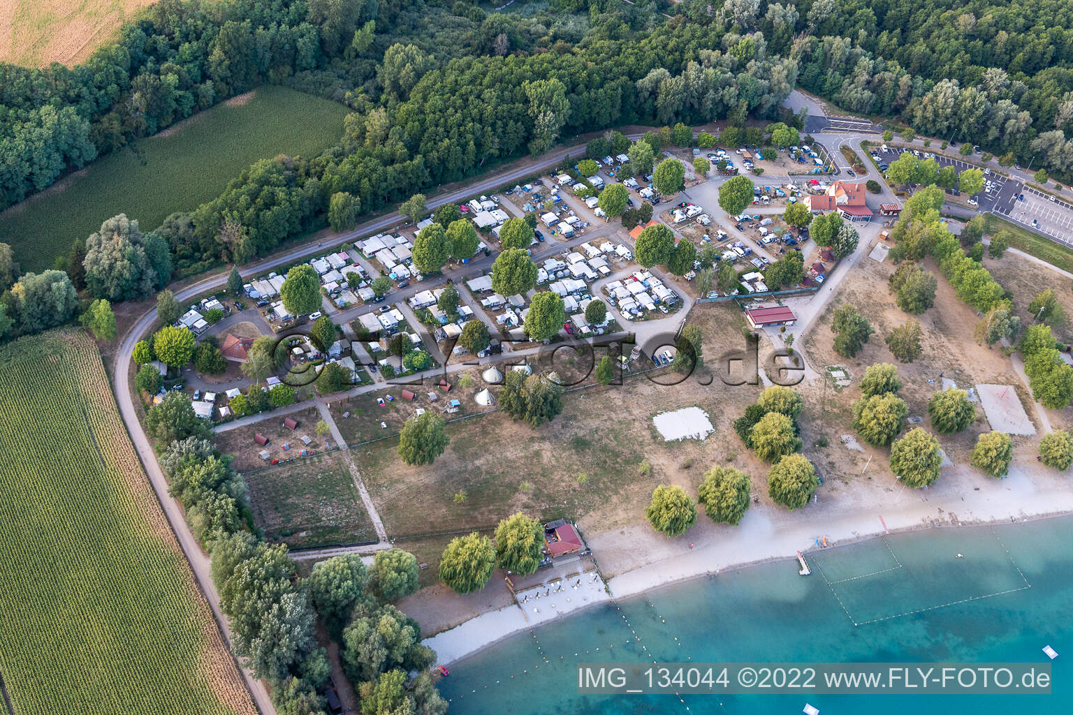 Schrägluftbild von Camping Municipal des Mouettes in Lauterbourg im Bundesland Bas-Rhin, Frankreich