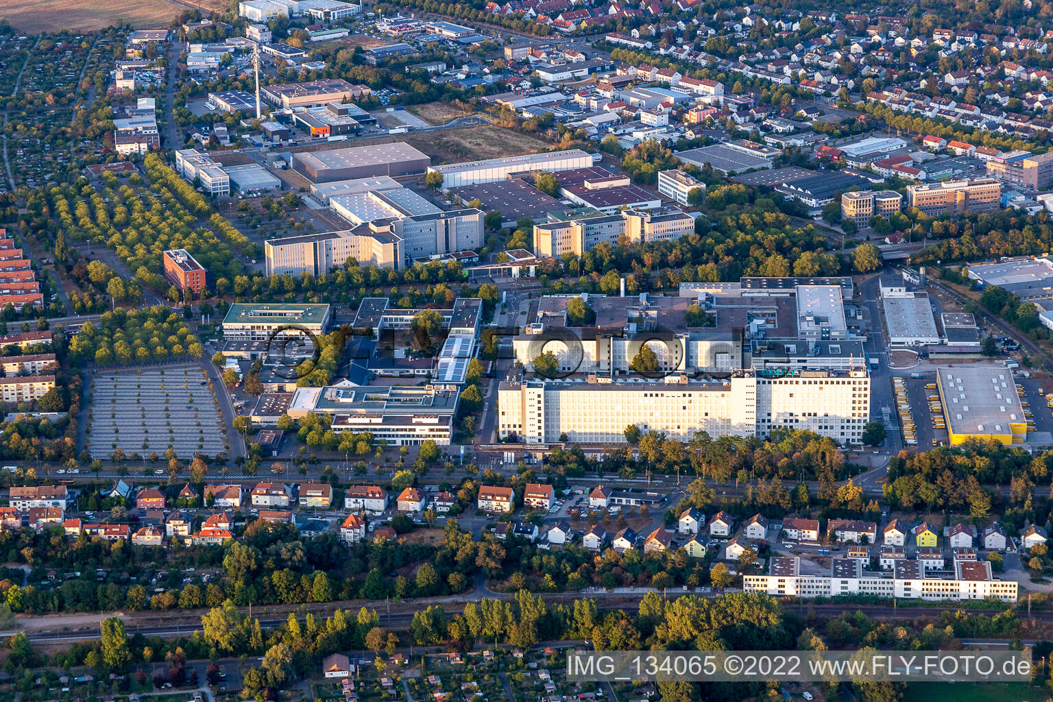 Luftbild von Siemens AG, Niederlassung Karlsruhe im Ortsteil Knielingen im Bundesland Baden-Württemberg, Deutschland