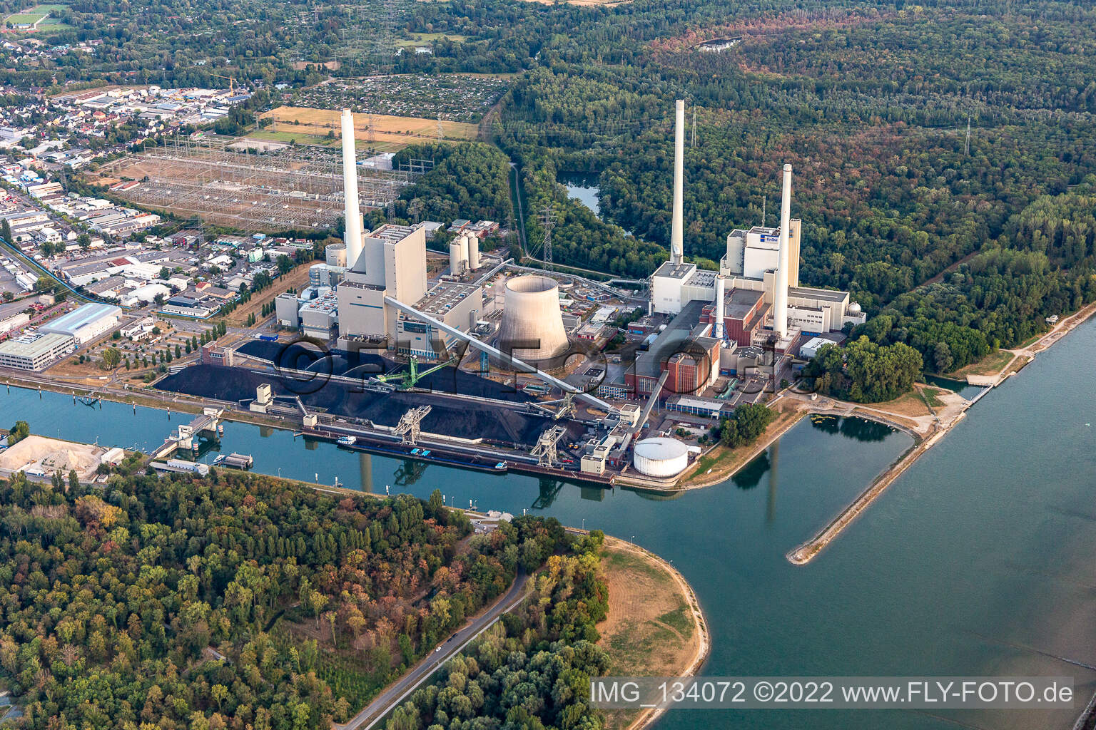 Luftbild von EnBW Energie Baden-Württemberg AG, Rheinhafen-Dampfkraftwerk Karlsruhe im Ortsteil Daxlanden, Deutschland