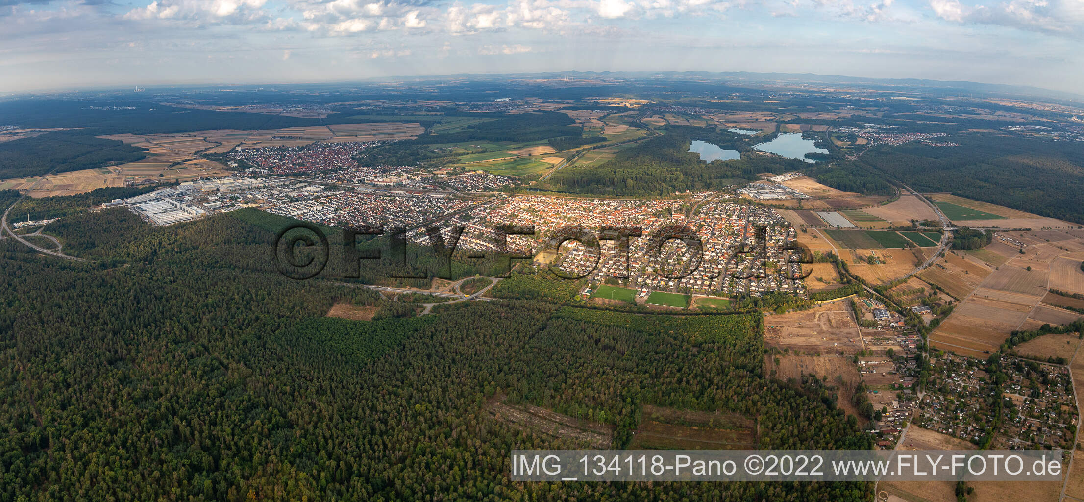 Ortsteil Neudorf in Graben-Neudorf im Bundesland Baden-Württemberg, Deutschland aus der Luft betrachtet