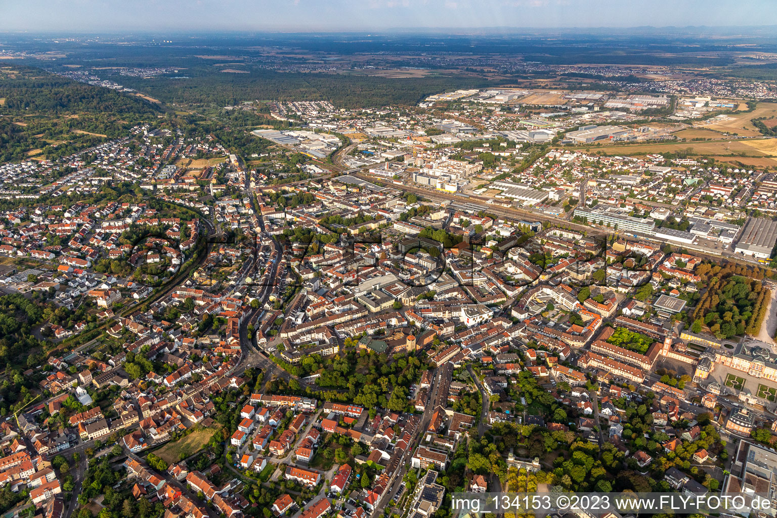Luftaufnahme von Von Nordosten in Bruchsal im Bundesland Baden-Württemberg, Deutschland
