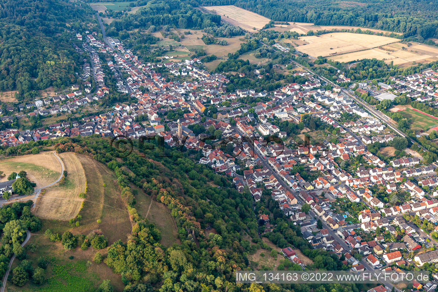 Luftbild von Ortsteil Untergrombach in Bruchsal im Bundesland Baden-Württemberg, Deutschland
