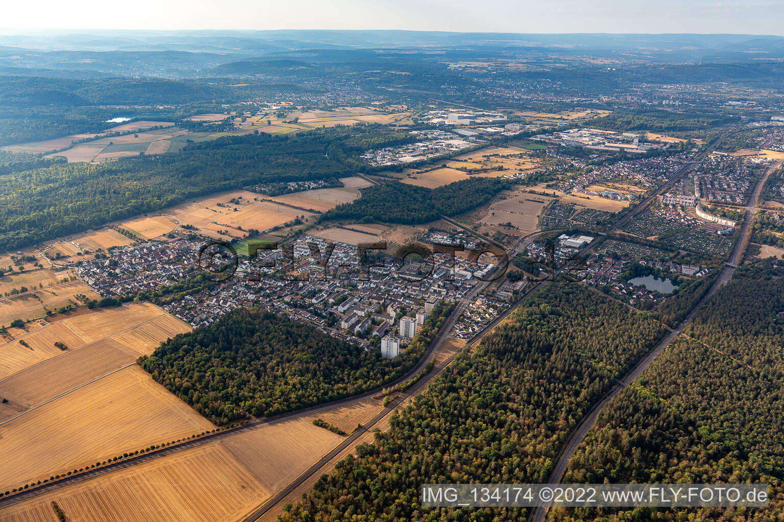 Luftaufnahme von Ortsteil Büchig in Stutensee im Bundesland Baden-Württemberg, Deutschland