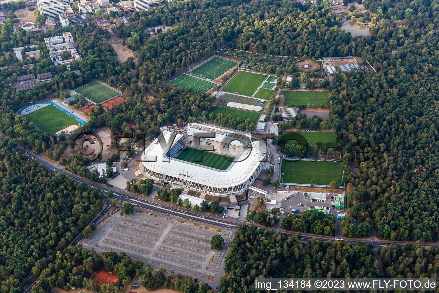 Neubaustelle des Wildparkstadion des Karlsruher Sport-Club GmbH & Co. KGaA im Ortsteil Innenstadt-Ost im Bundesland Baden-Württemberg, Deutschland von oben