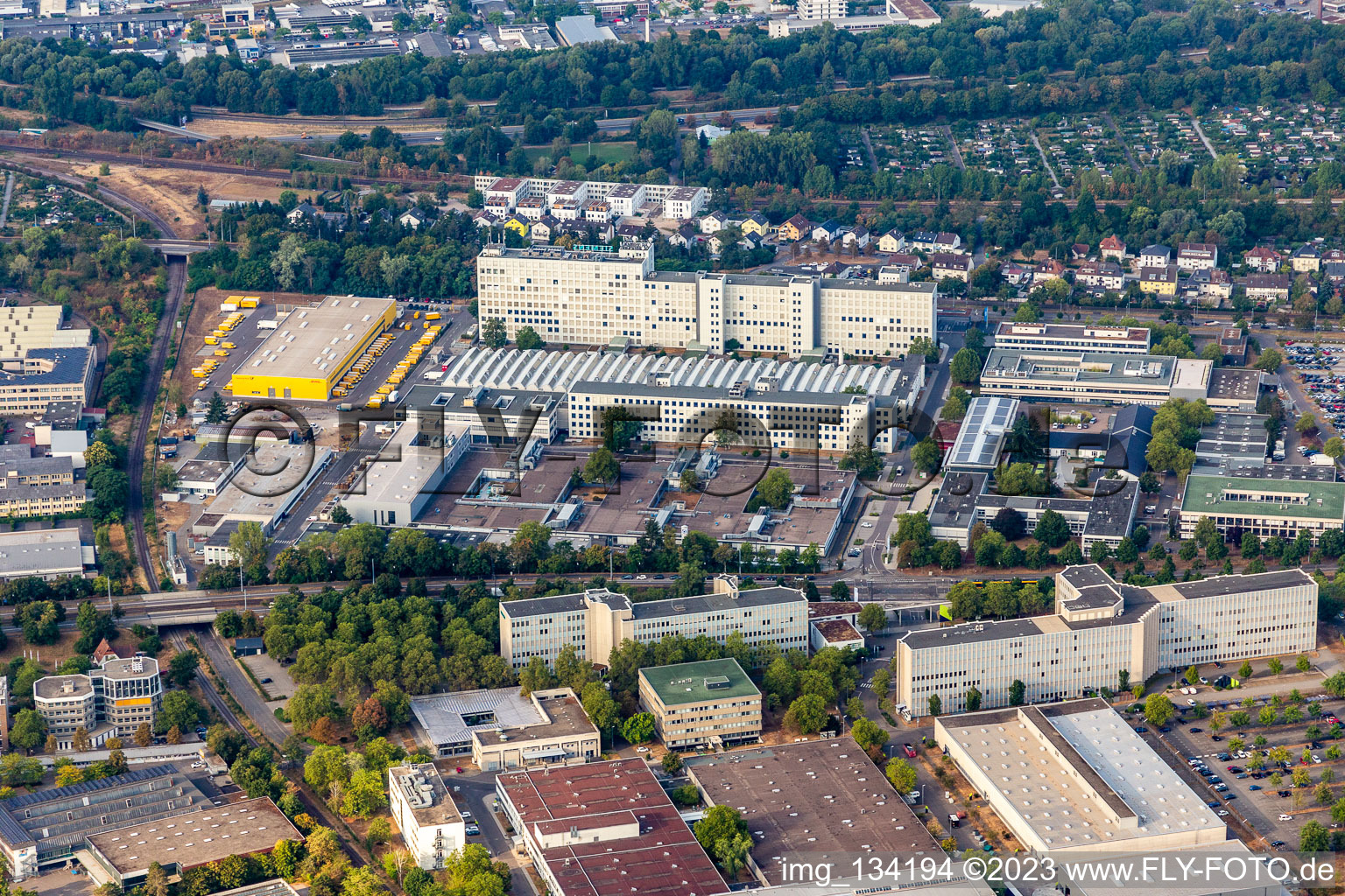 Siemens AG, Niederlassung Karlsruhe,  DHL Zustellbasis im Ortsteil Knielingen im Bundesland Baden-Württemberg, Deutschland