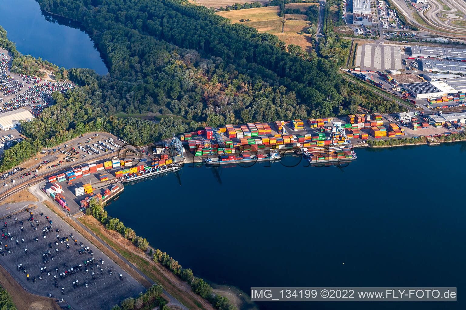 Luftbild von Contargo Wörth-Karlsruhe GmbH im Containerhafen im Ortsteil Maximiliansau in Wörth am Rhein im Bundesland Rheinland-Pfalz, Deutschland
