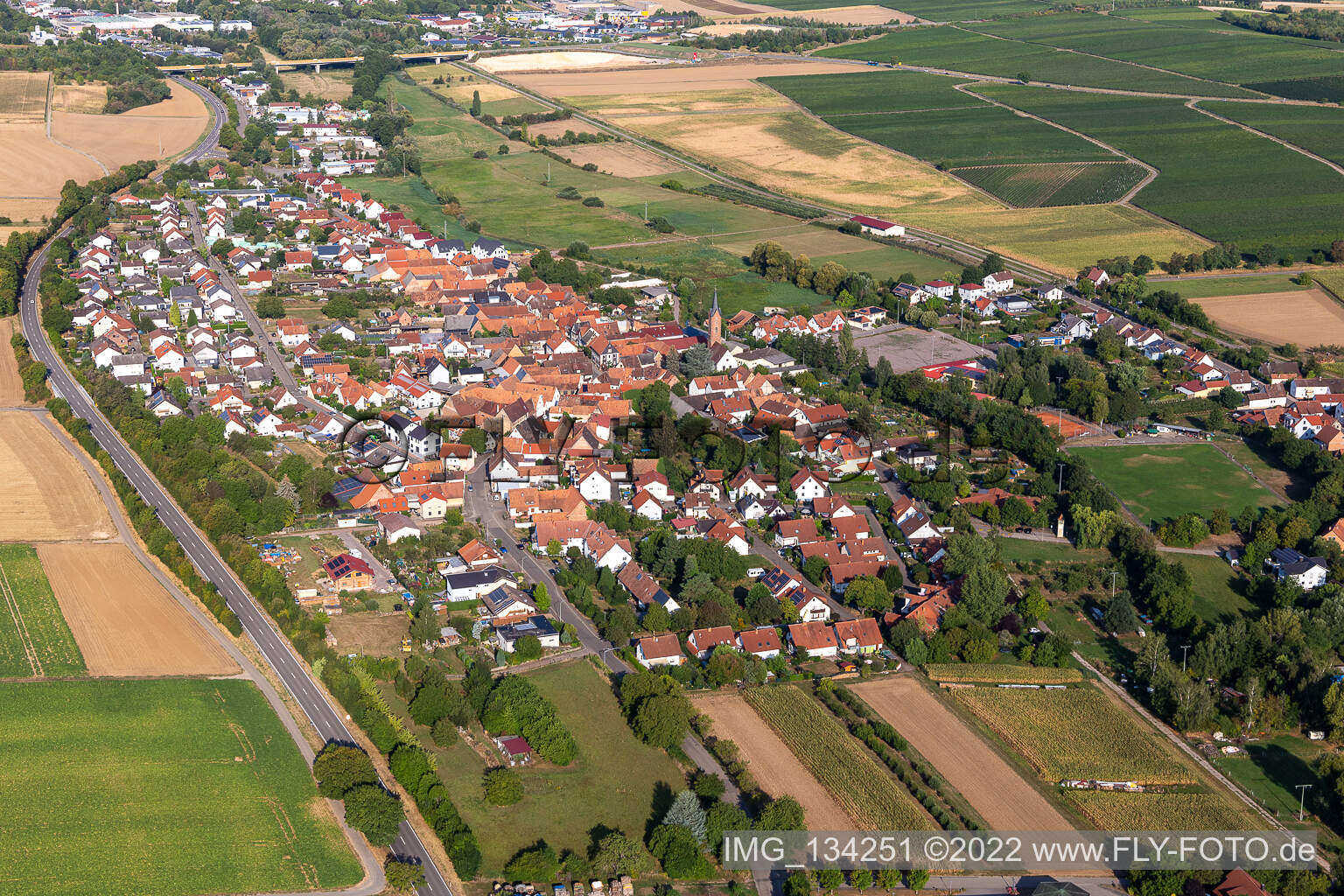 Ortsteil Kapellen in Kapellen-Drusweiler im Bundesland Rheinland-Pfalz, Deutschland von einer Drohne aus