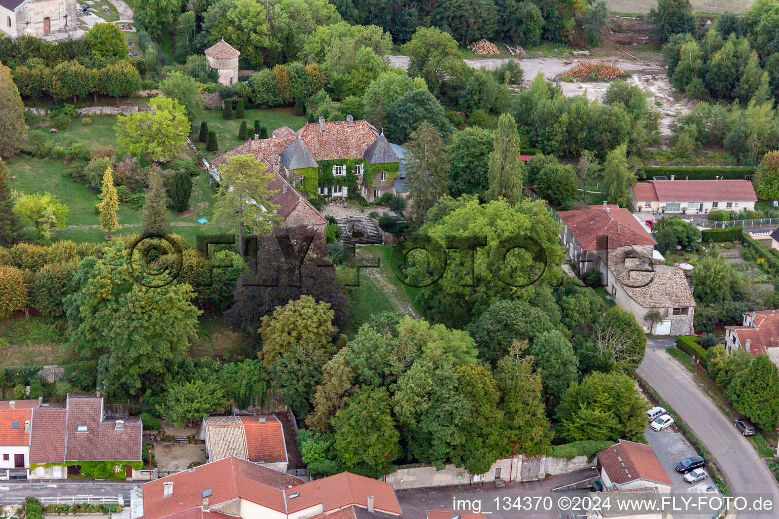 Noncourt-sur-le-Rongeant im Bundesland Haute-Marne, Frankreich aus der Luft