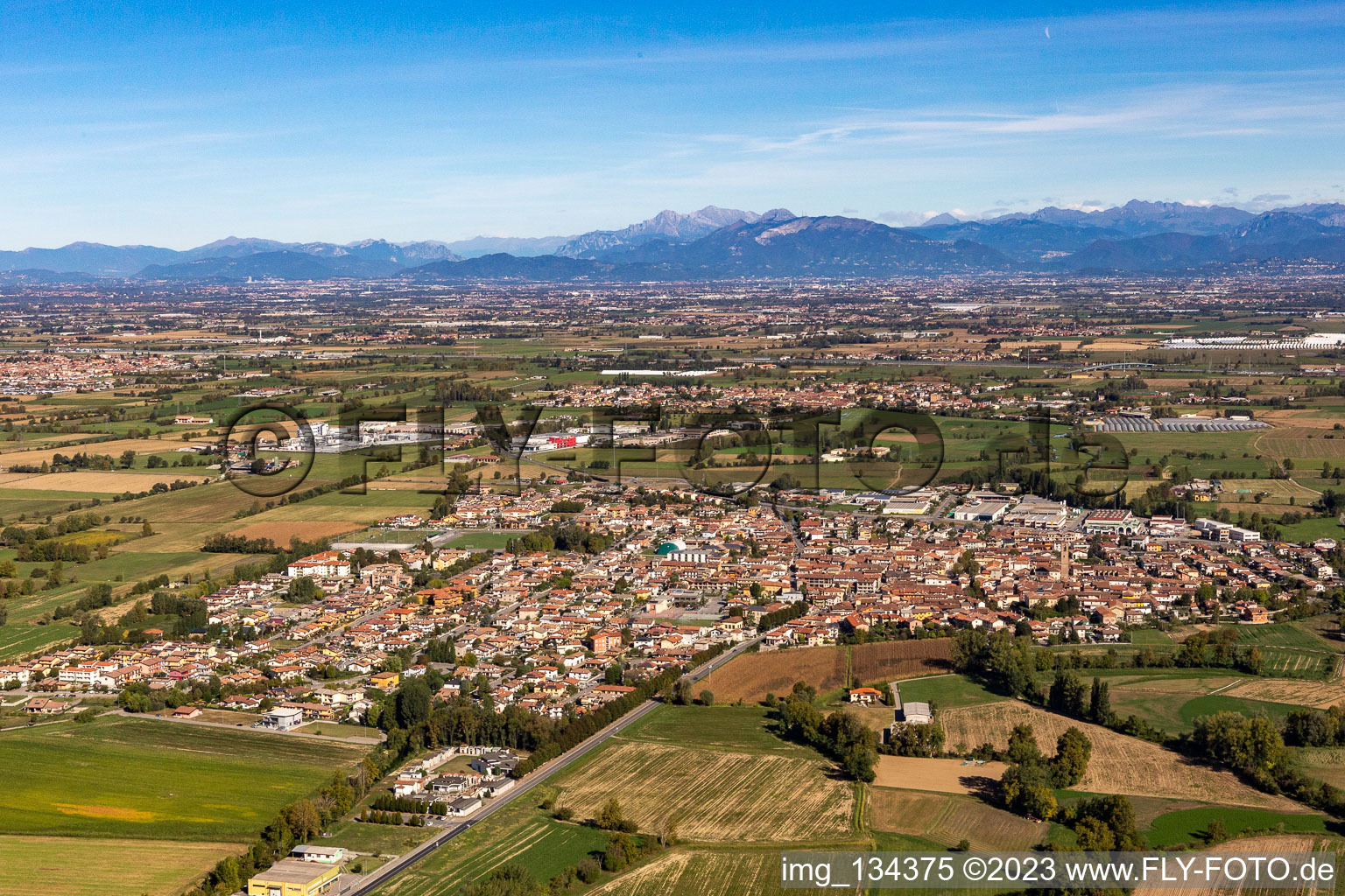 Luftbild von Mozzanica im Bundesland Bergamo, Italien