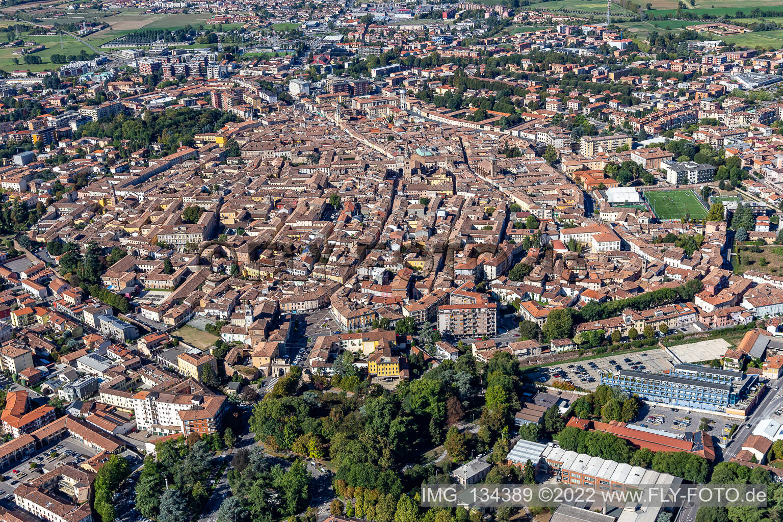 Luftbild von Historische Altstadt in Crema im Bundesland Cremona, Italien