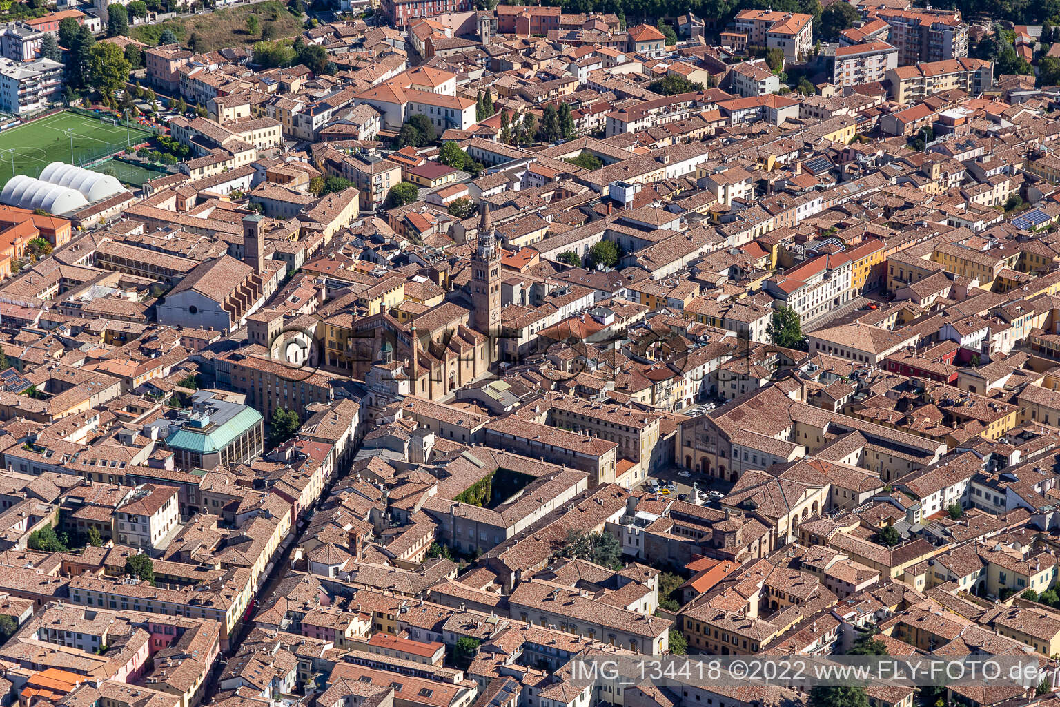 Luftbild von Cattedrale di Santa Maria Assunta in Crema im Bundesland Cremona, Italien