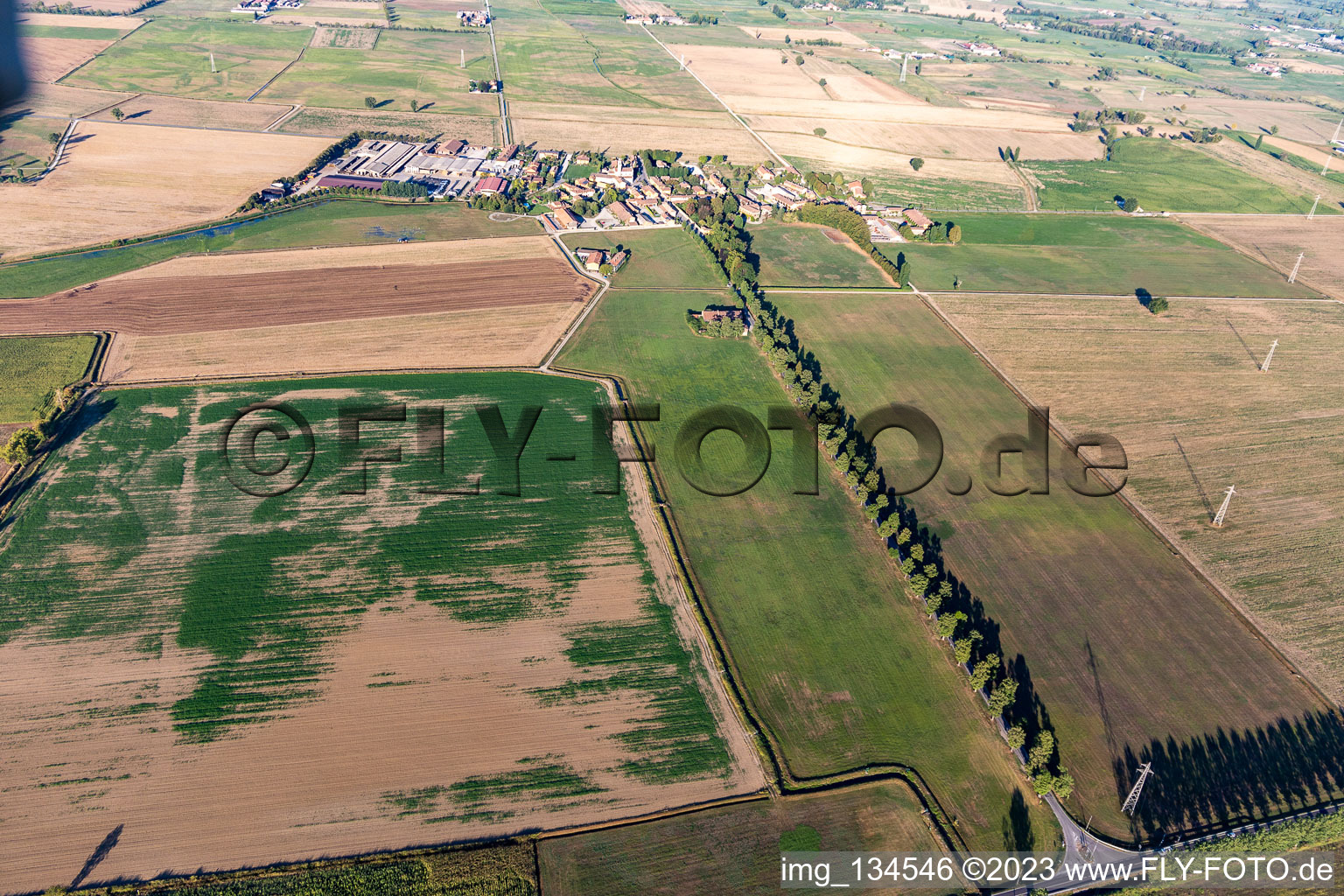Luftbild von Gradella Via Maggiore in Pandino im Bundesland Cremona, Italien