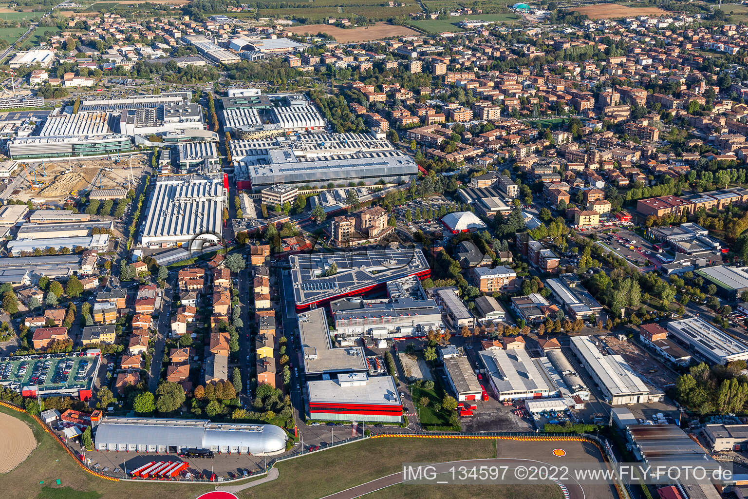 Luftbild von Ferrari S.P.A. Werk in Fiorano Modenese im Bundesland Modena, Italien