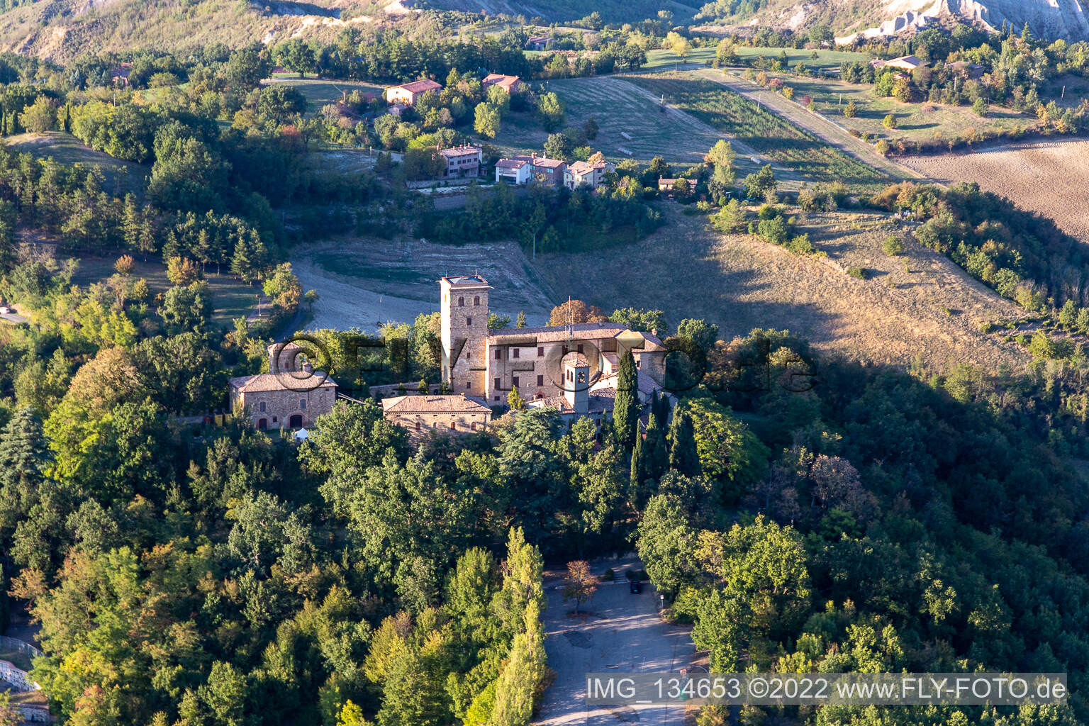 Schloss Montegibbio Castello di Montegibbio in Sassuolo im Bundesland Modena, Italien von oben