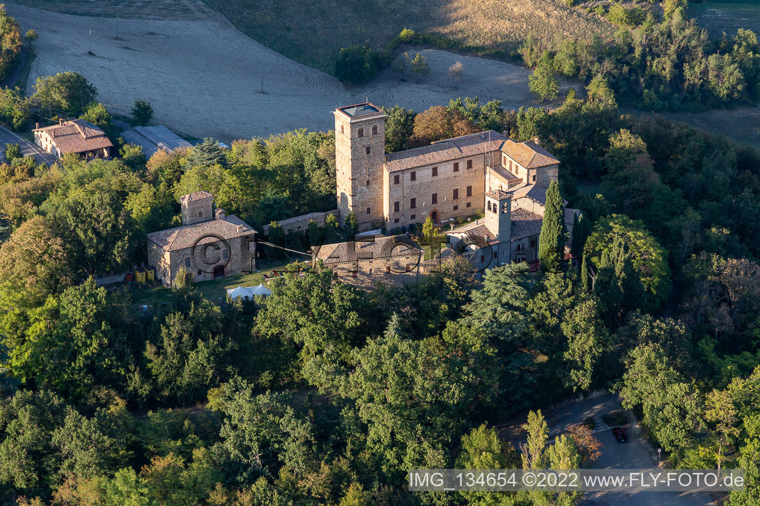 Schloss Montegibbio Castello di Montegibbio in Sassuolo im Bundesland Modena, Italien aus der Luft