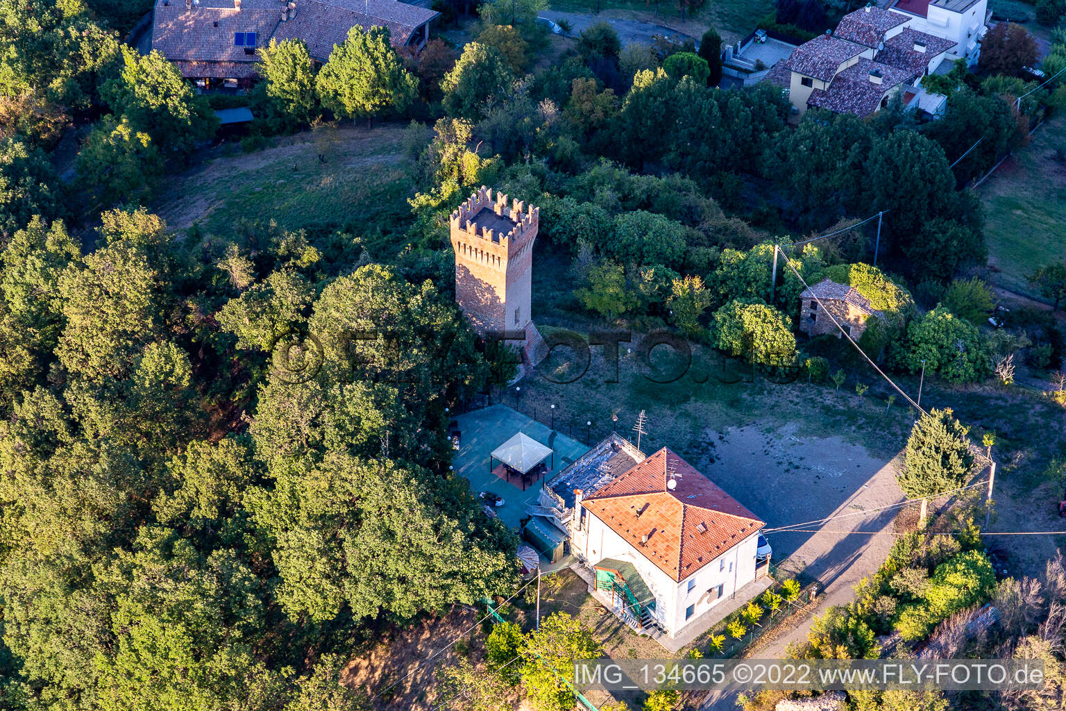 Luftbild von Castello di Dinazzano in Casalgrande im Bundesland Reggio Emilia, Italien