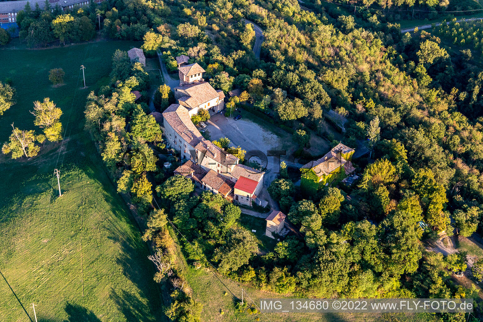 Luftaufnahme von Castello di Casalgrande im Bundesland Reggio Emilia, Italien