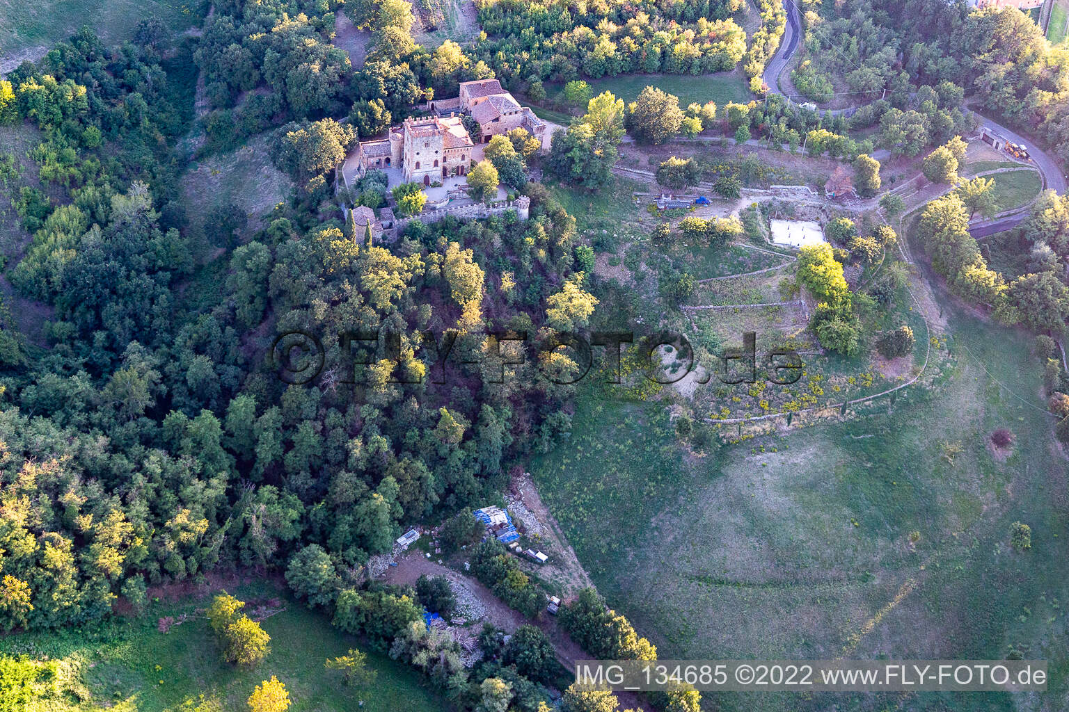 Schrägluftbild von Castello della Torricella in Scandiano im Bundesland Reggio Emilia, Italien