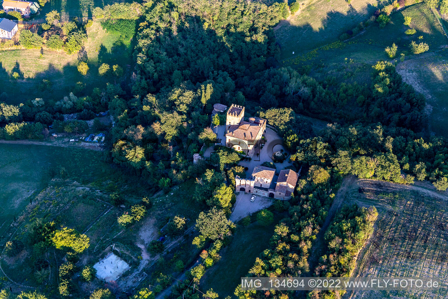 Castello della Torricella in Scandiano im Bundesland Reggio Emilia, Italien aus der Luft betrachtet