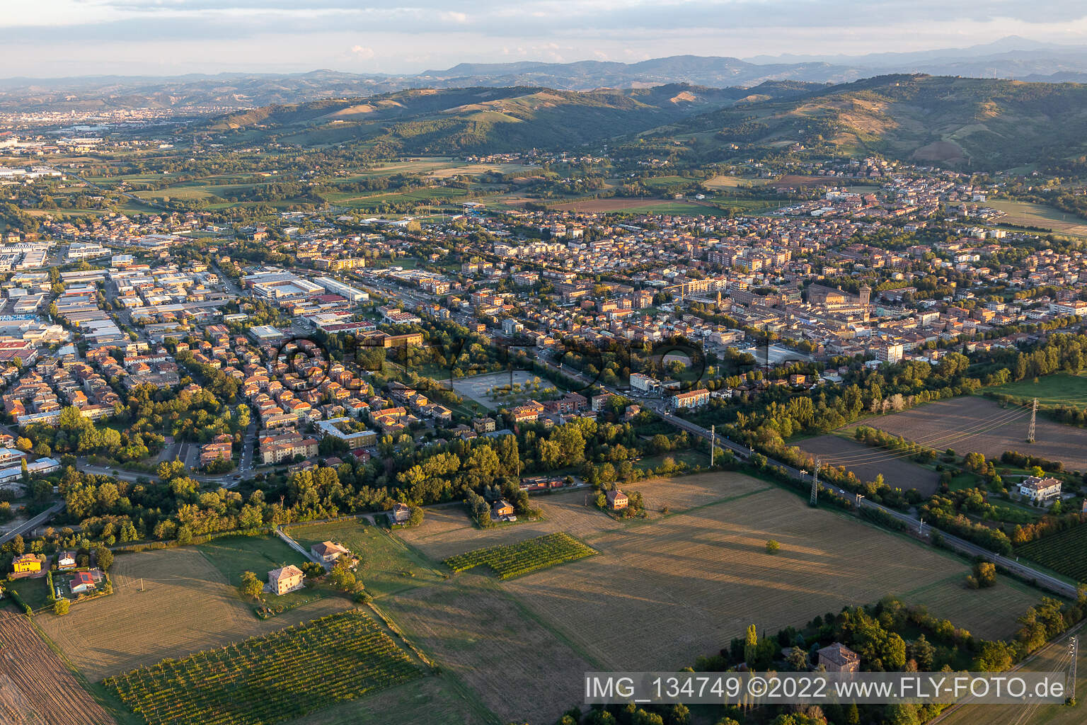 Luftbild von Scandiano im Bundesland Reggio Emilia, Italien