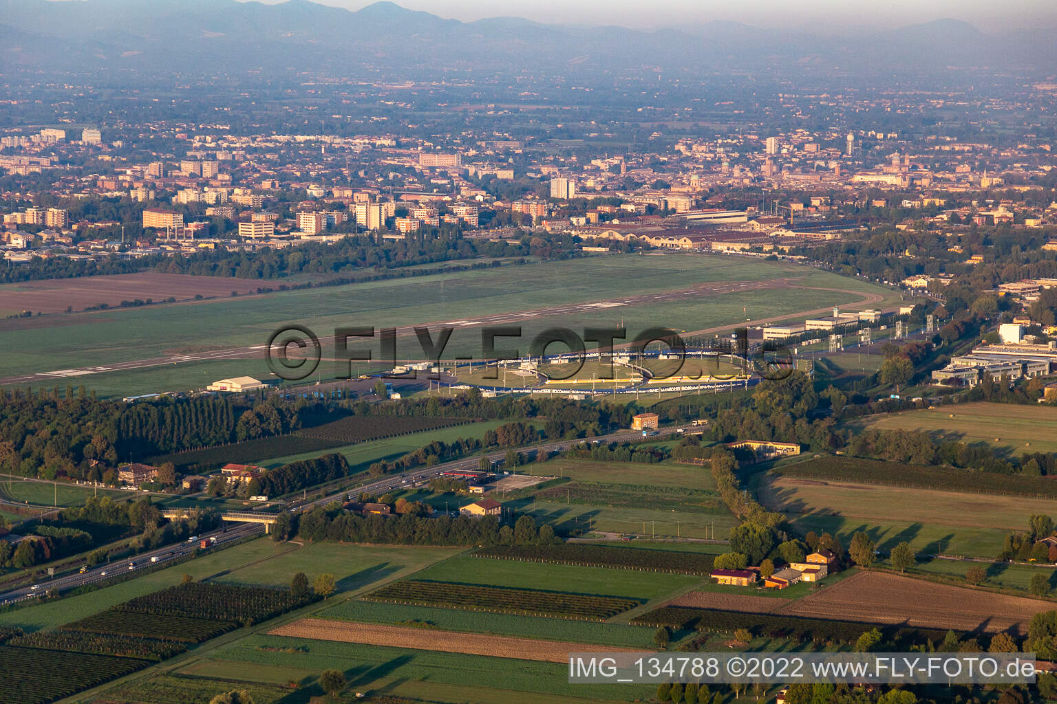 Luftbild von Flugplatz Reggio Emilia Aeroporto di Reggio Emilia - LIDE in Reggio nell’Emilia, Italien