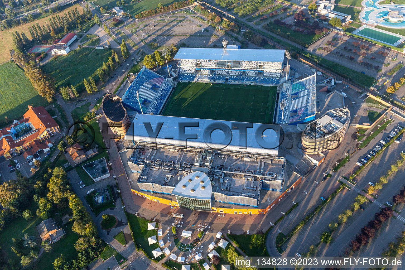 Schrägluftbild von MAPEI Stadium – Città del Tricolore in Reggio nell’Emilia im Bundesland Reggio Emilia, Italien