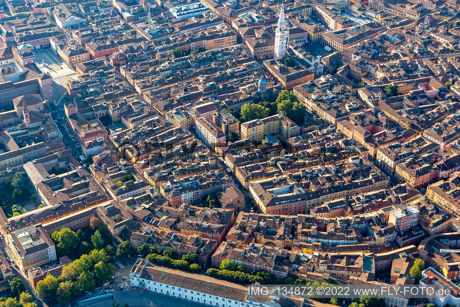 Luftbild von Kathedrale Von Modena Duomo di Modena, Italien