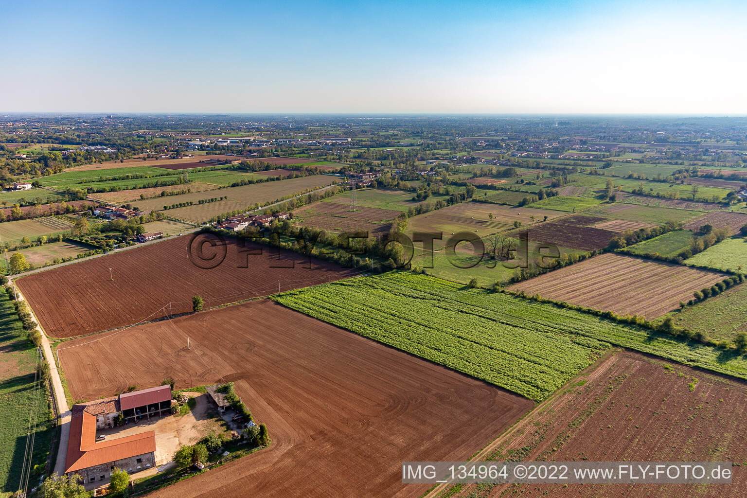Luftaufnahme von Nuvolera im Bundesland Brescia, Italien