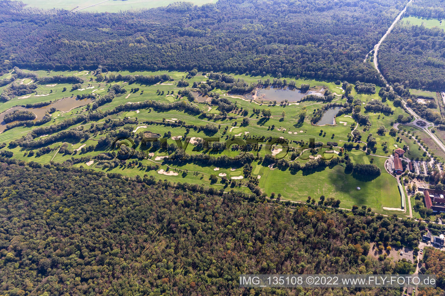 Golfanlage Landgut Dreihof - GOLF absolute in Essingen im Bundesland Rheinland-Pfalz, Deutschland aus der Luft betrachtet